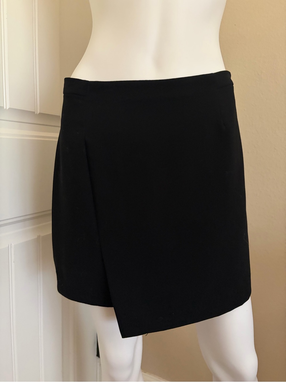 Vintage Y2K Forever 21 Simple Black Mini Skirt with Front Overlap